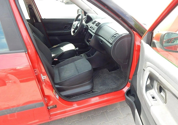 Skoda Fabia cena 9052 przebieg: 156941, rok produkcji 2011 z Wielichowo małe 106
